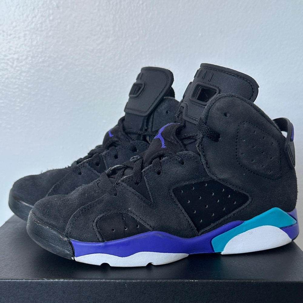 JORDAN 6 RETRO